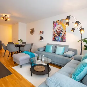 Apartment Special Einstein I Basel, Messe Kleinbasel 10-star, Basel